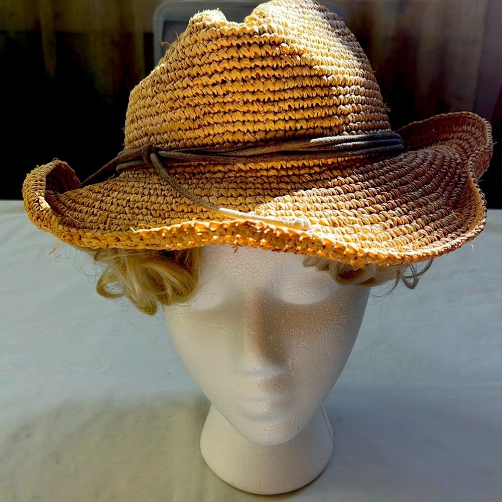 Women’s 100% Rafia Straw Hat. 21 inch circumference.